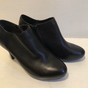 Meetoo Heels Nwot (6m)